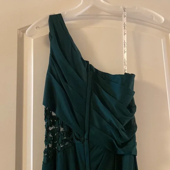 David’s Bridal Bridemaid dress - Picture 6 of 7